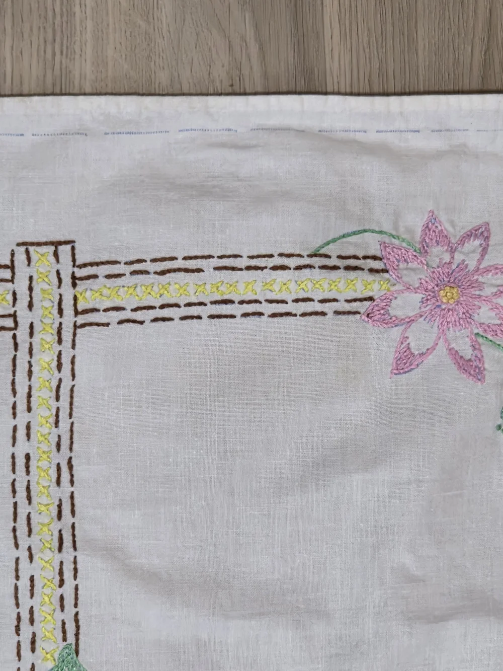 Vintage White Linen Embroidered Red And Pink Flowers Table Runner